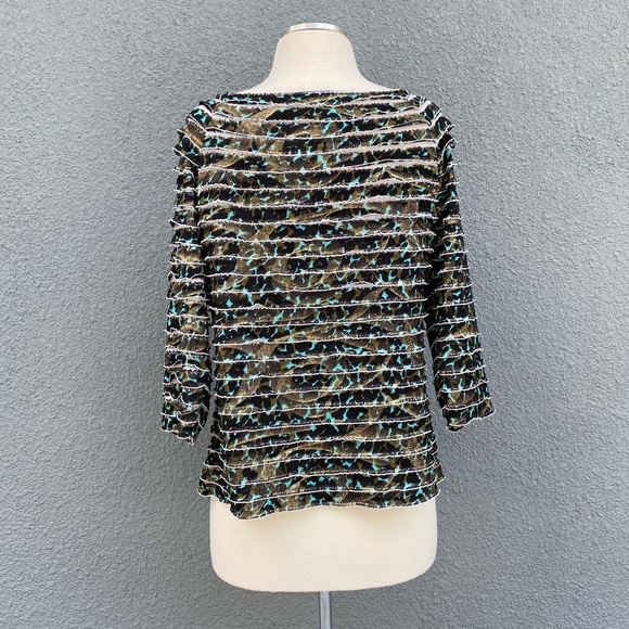 3/4 Sleeve Ruffled Top - Picture 4 of 9